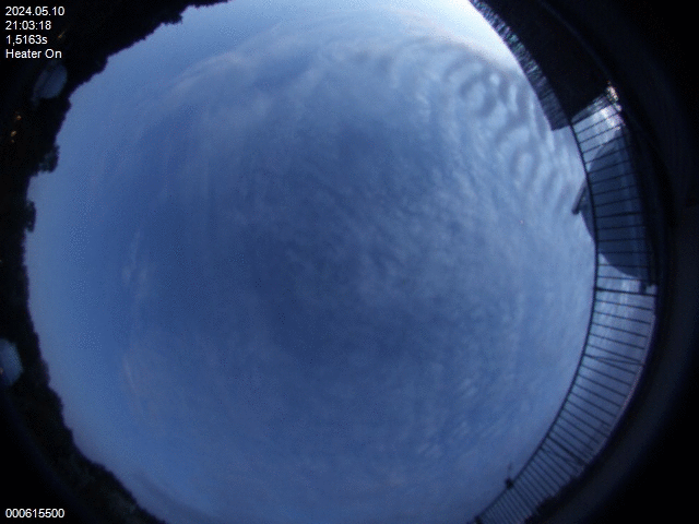 Zorza polarna nad Krakowem sfotografowana przez kamerę AllSky z dachu naszego obserwatorium, nocą z 10 na 11 maja 2024 roku.